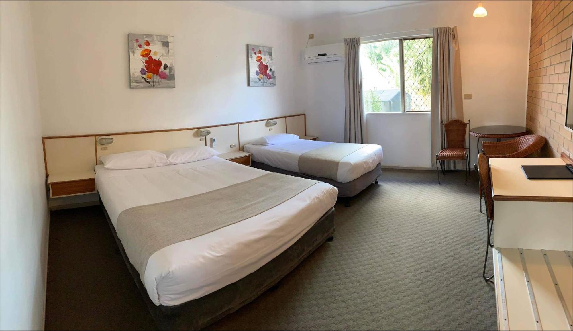 Wild Scotsman Motor Inn Gin Gin Qld מראה חיצוני תמונה