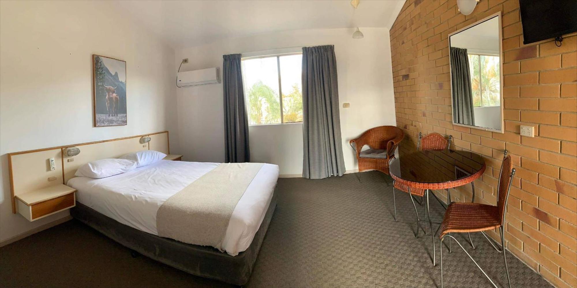 Wild Scotsman Motor Inn Gin Gin Qld מראה חיצוני תמונה