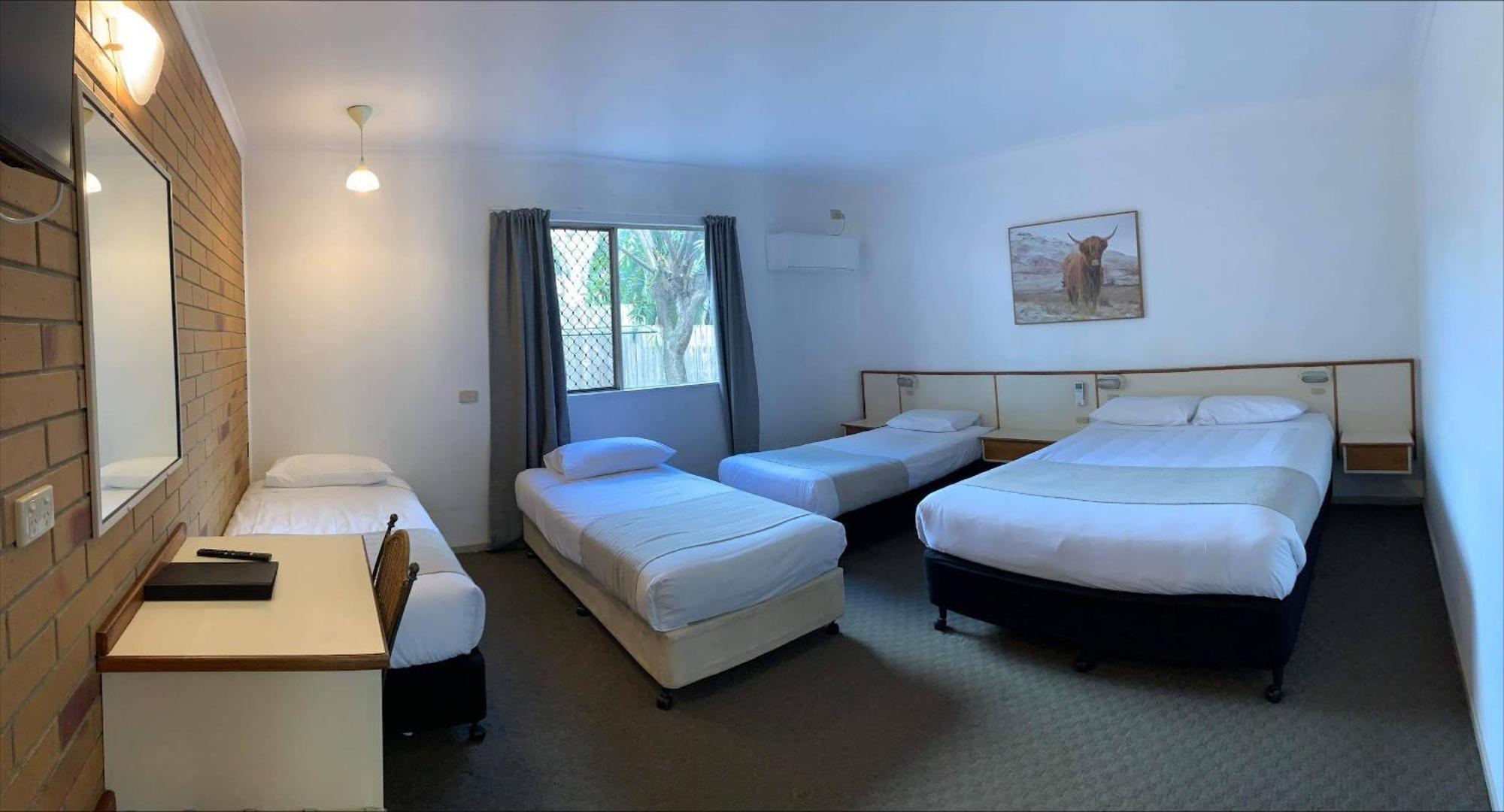 Wild Scotsman Motor Inn Gin Gin Qld מראה חיצוני תמונה