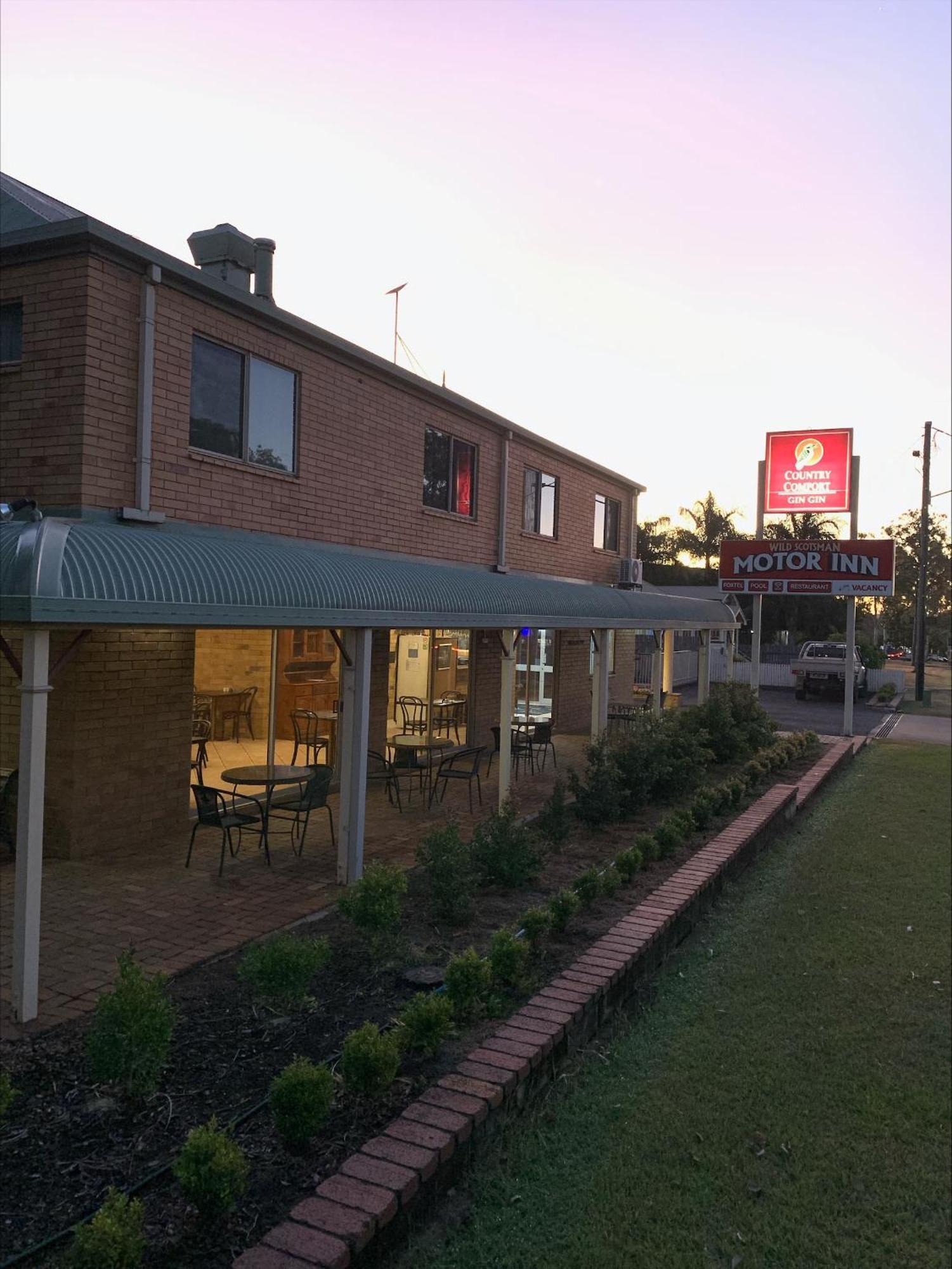 Wild Scotsman Motor Inn Gin Gin Qld מראה חיצוני תמונה
