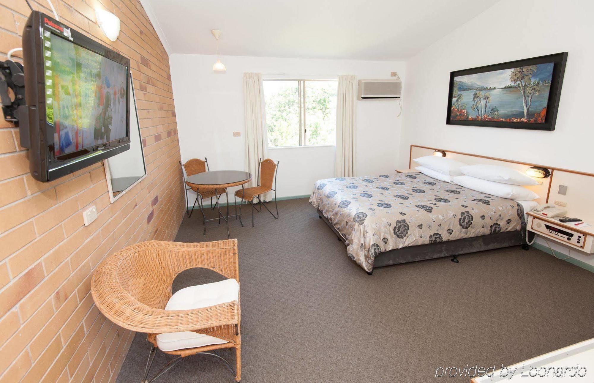 Wild Scotsman Motor Inn Gin Gin Qld מראה חיצוני תמונה