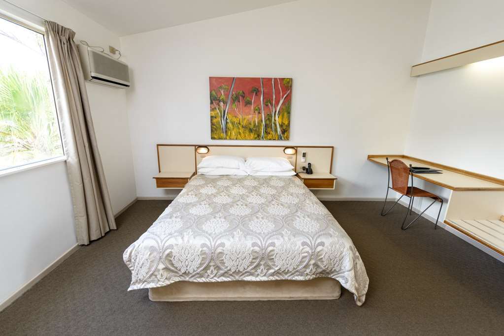 Wild Scotsman Motor Inn Gin Gin Qld חדר תמונה