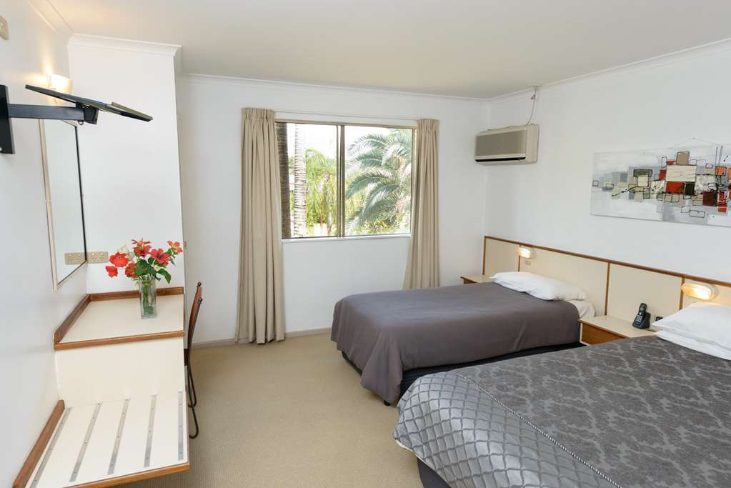 Wild Scotsman Motor Inn Gin Gin Qld חדר תמונה